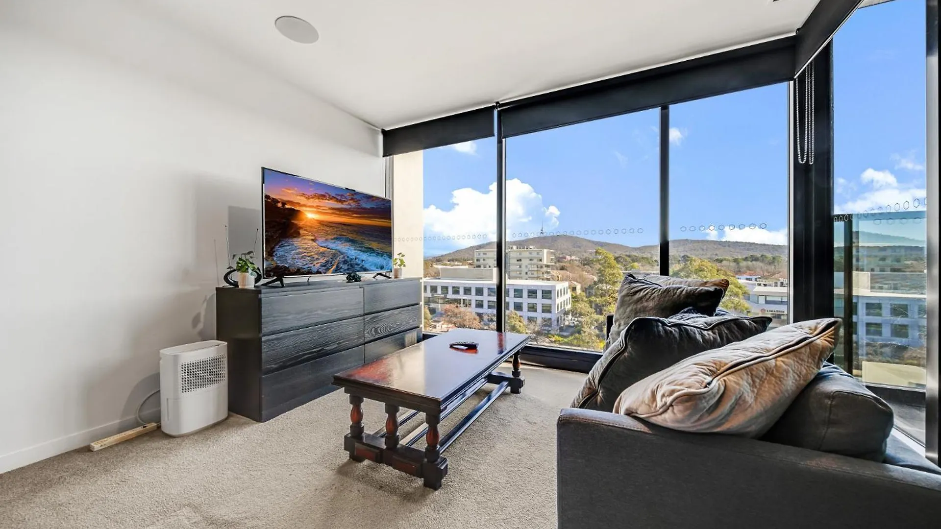 Apartment Center 2-Bed With Gym, Sauna, Indoor Pool & Views Canberra