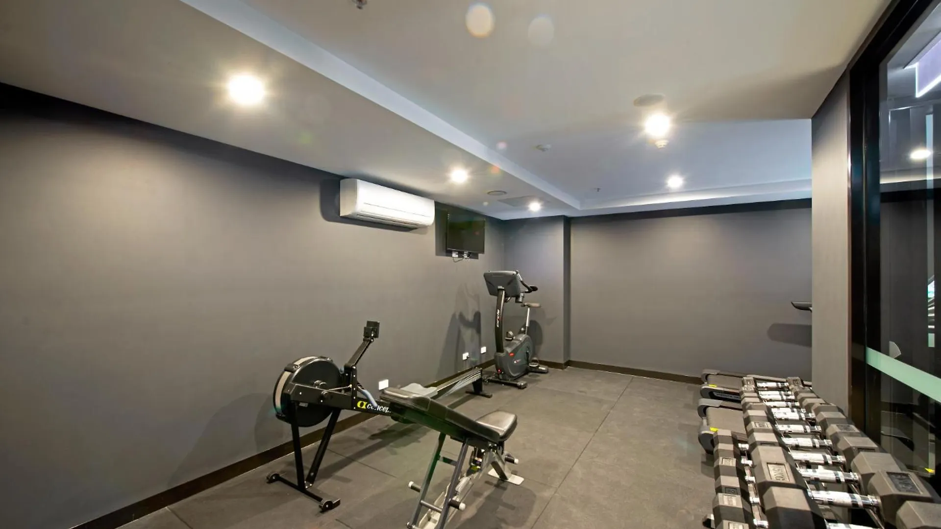 Center 2-Bed With Gym, Sauna, Indoor Pool & Views Canberra Australia