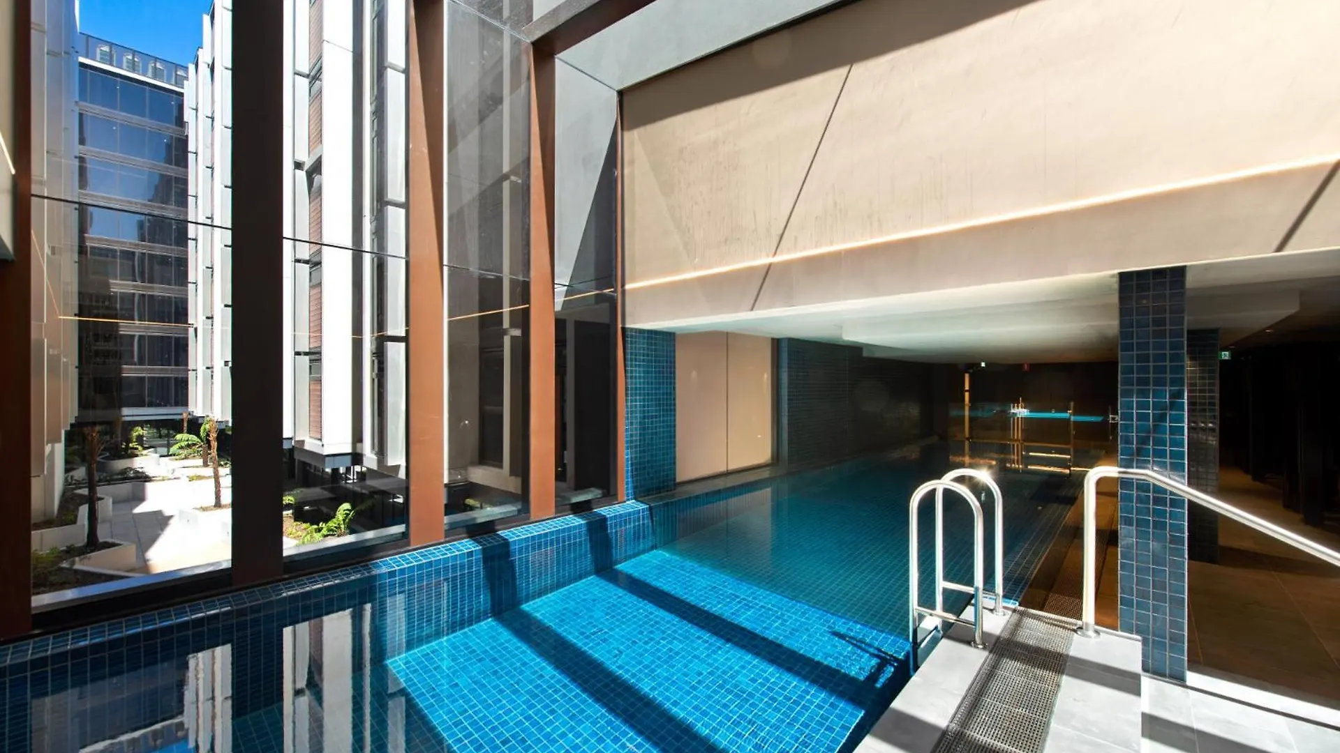 Center 2-Bed With Gym, Sauna, Indoor Pool & Views Canberra 0*,  Australia