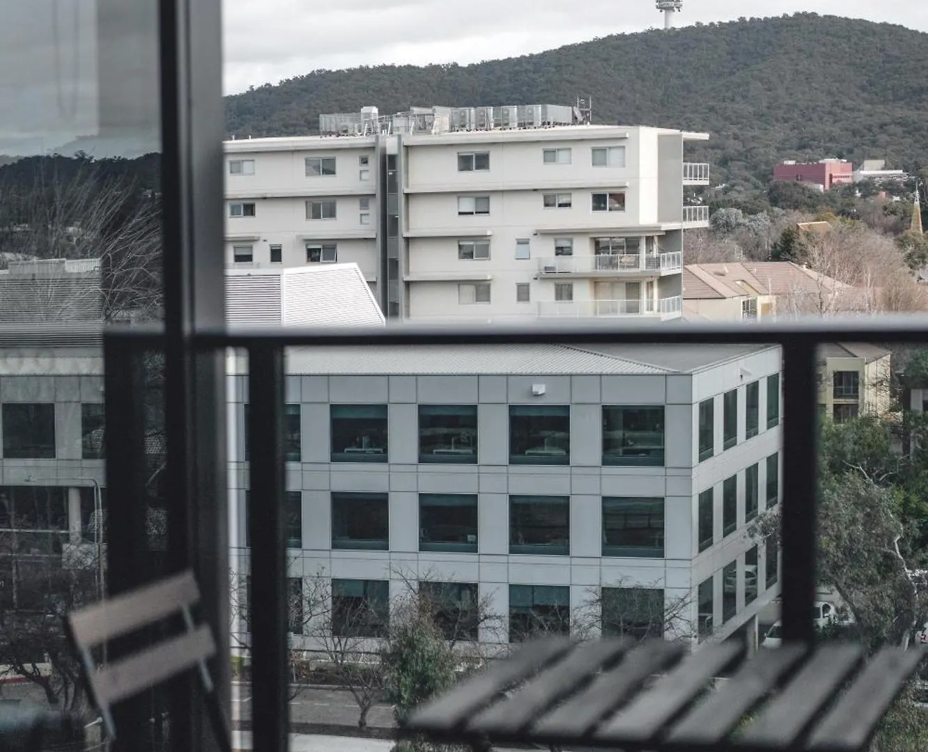 Center 2-Bed With Gym, Sauna, Indoor Pool & Views Canberra